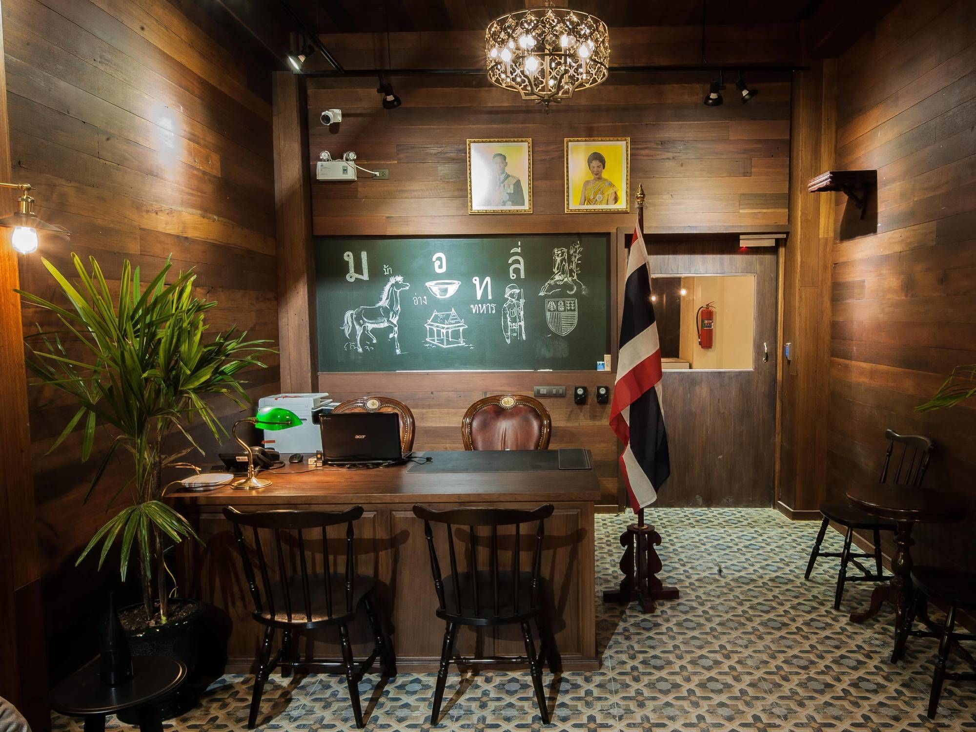 The Motley House Pansiyon Bangkok Dış mekan fotoğraf